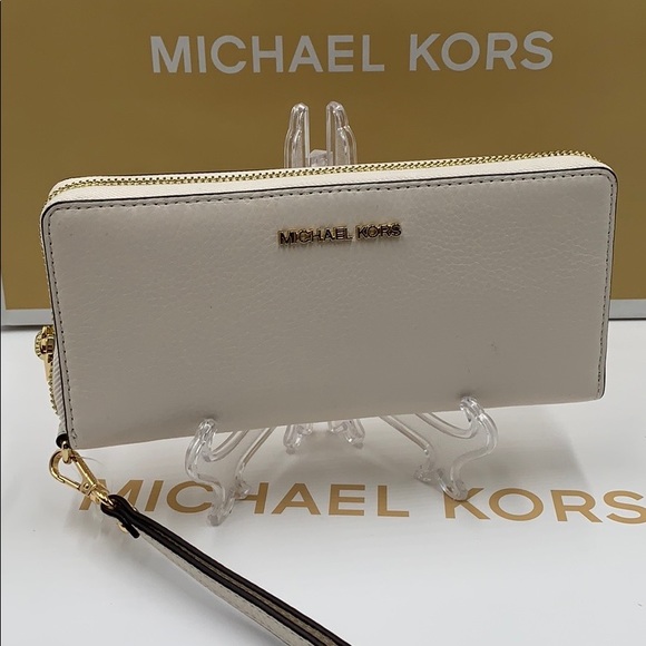 MICHAEL KORS Jet Set Travel Continental Zip Wristlet Wallet Optic White - Picture 1 of 14